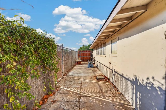 6628 6th St, Rio Linda, CA 95673