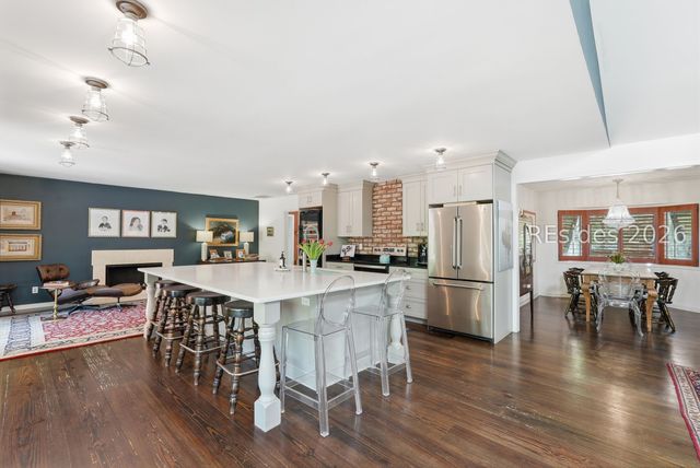 21 McIntosh Rd, Hilton Head Island, SC 29926