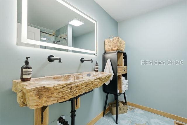 21 McIntosh Rd, Hilton Head Island, SC 29926