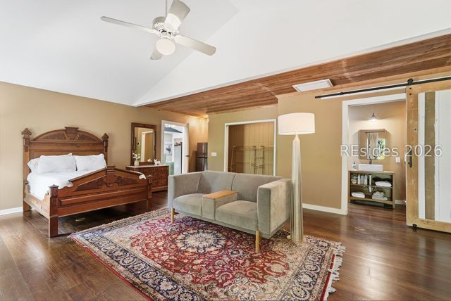 21 McIntosh Rd, Hilton Head Island, SC 29926