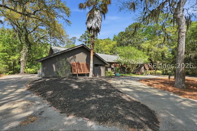 21 McIntosh Rd, Hilton Head Island, SC 29926