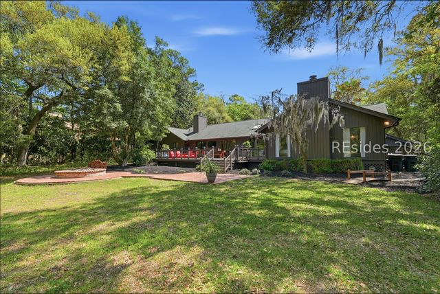 21 McIntosh Rd, Hilton Head Island, SC 29926