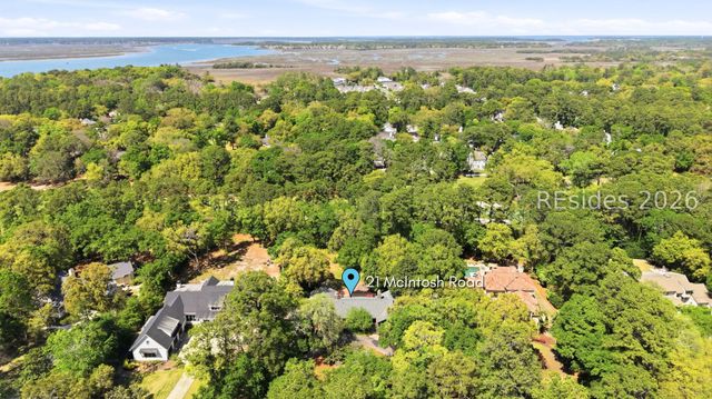 21 McIntosh Rd, Hilton Head Island, SC 29926
