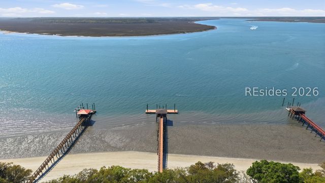 21 McIntosh Rd, Hilton Head Island, SC 29926