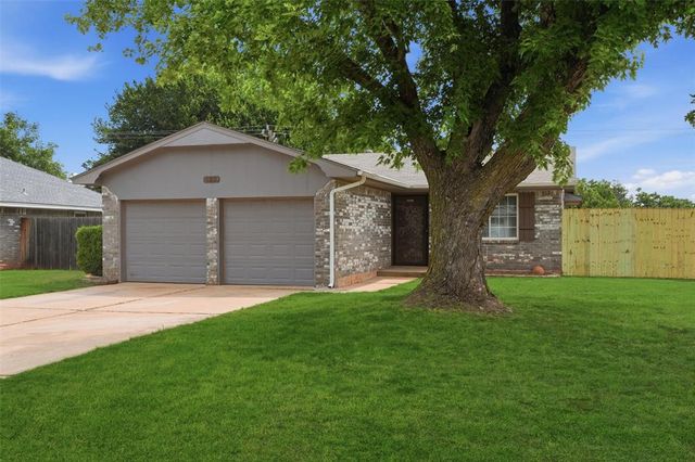 522 S Meadow Lane, Mustang, OK 73064
