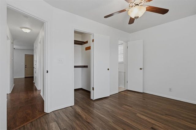 522 S Meadow Lane, Mustang, OK 73064