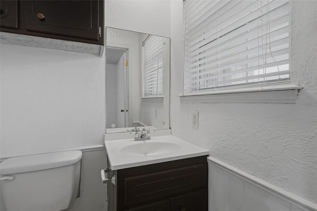 522 S Meadow Lane, Mustang, OK 73064