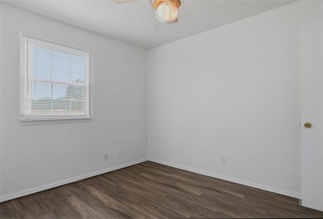 522 S Meadow Lane, Mustang, OK 73064