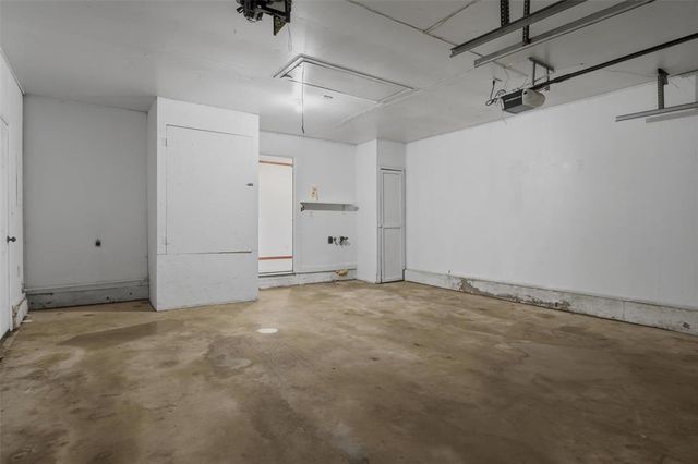 522 S Meadow Lane, Mustang, OK 73064