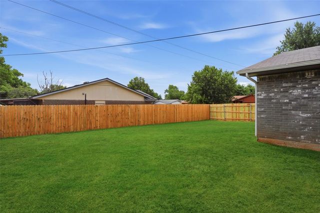 522 S Meadow Lane, Mustang, OK 73064