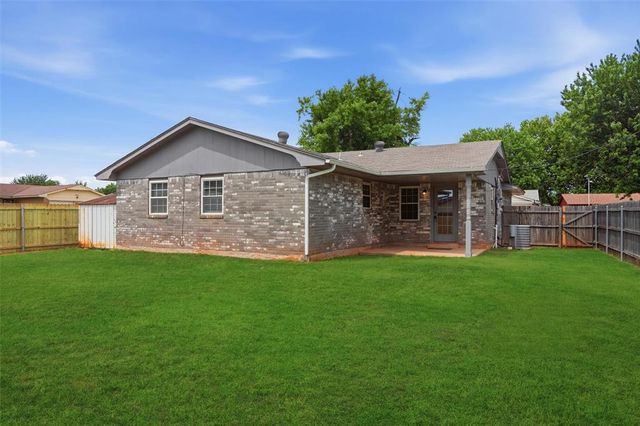 522 S Meadow Lane, Mustang, OK 73064