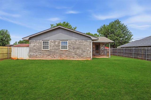 522 S Meadow Lane, Mustang, OK 73064