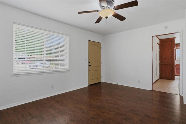 522 S Meadow Lane, Mustang, OK 73064