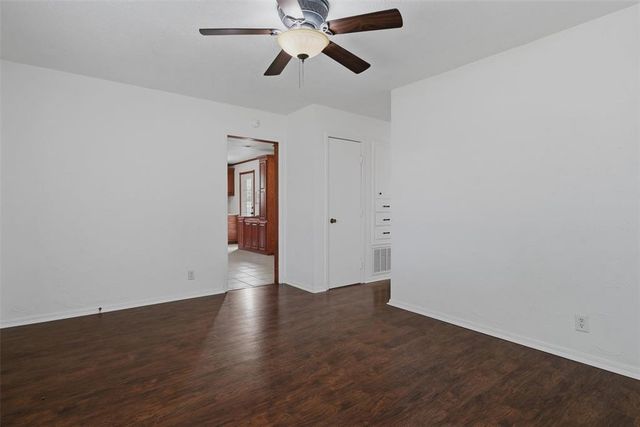 522 S Meadow Lane, Mustang, OK 73064
