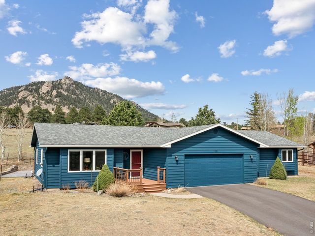 1951 Crags Ct, Estes Park, CO 80517