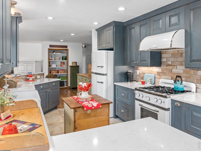 1951 Crags Ct, Estes Park, CO 80517