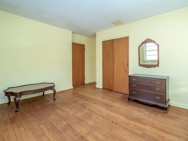 856 Glen Cove Avenue, Glen Head, NY 11545