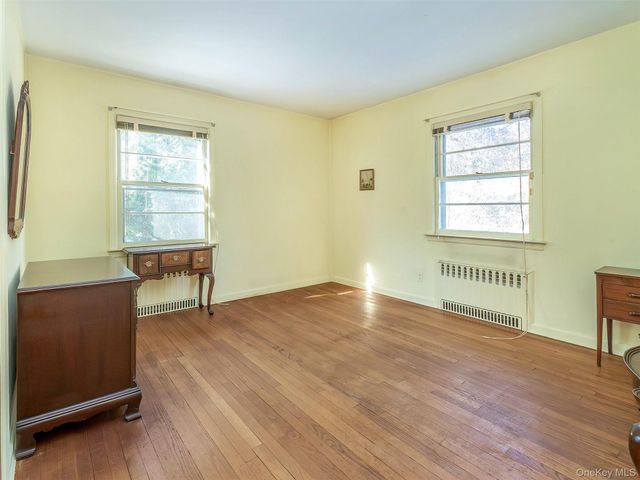 856 Glen Cove Avenue, Glen Head, NY 11545