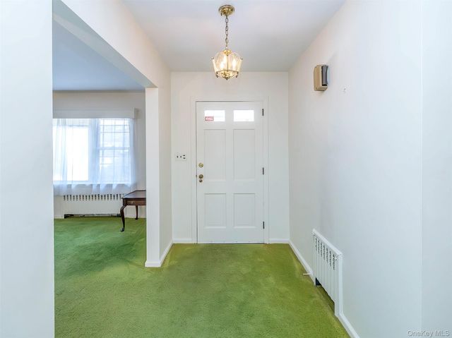 856 Glen Cove Avenue, Glen Head, NY 11545