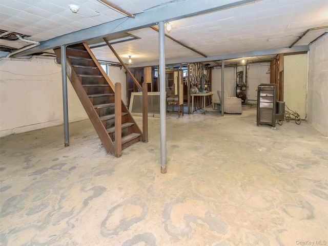 856 Glen Cove Avenue, Glen Head, NY 11545