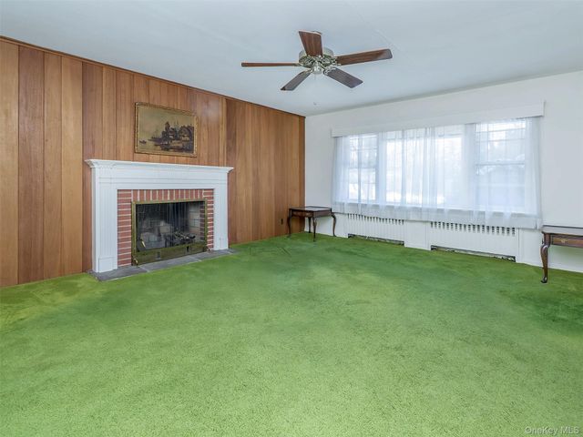 856 Glen Cove Avenue, Glen Head, NY 11545