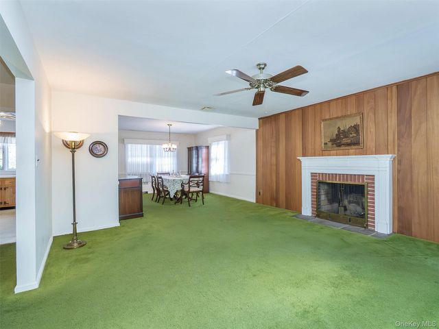 856 Glen Cove Avenue, Glen Head, NY 11545