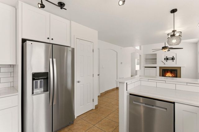 4214 Skyview Crest Road NW, Albuquerque, NM 87114