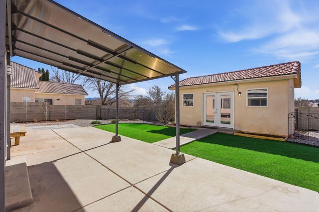 4214 Skyview Crest Road NW, Albuquerque, NM 87114