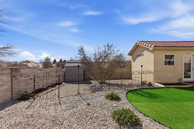 4214 Skyview Crest Road NW, Albuquerque, NM 87114