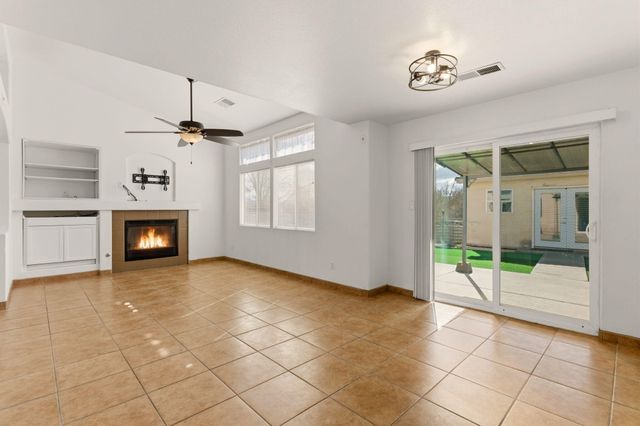 4214 Skyview Crest Road NW, Albuquerque, NM 87114