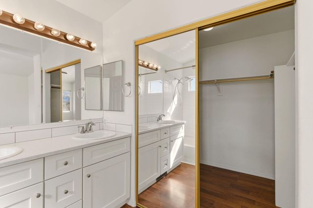 4214 Skyview Crest Road NW, Albuquerque, NM 87114