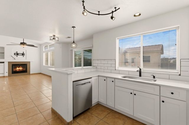 4214 Skyview Crest Road NW, Albuquerque, NM 87114