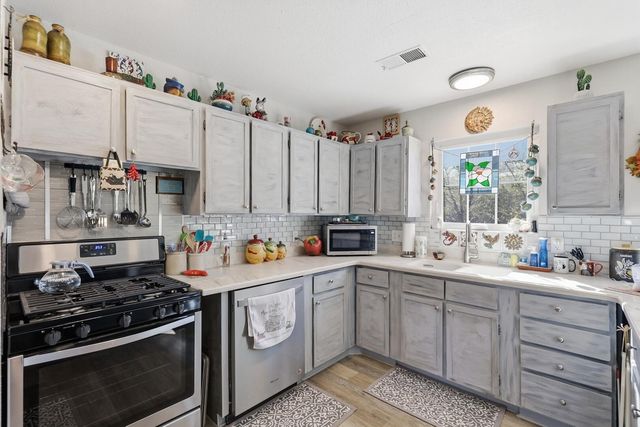 1212 Mimbres Street SW, Albuquerque, NM 87121