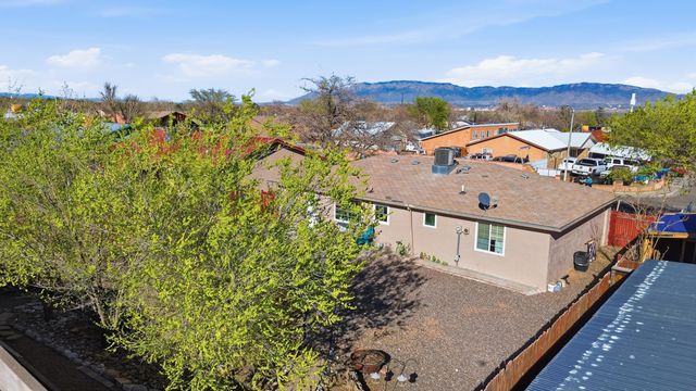 1212 Mimbres Street SW, Albuquerque, NM 87121