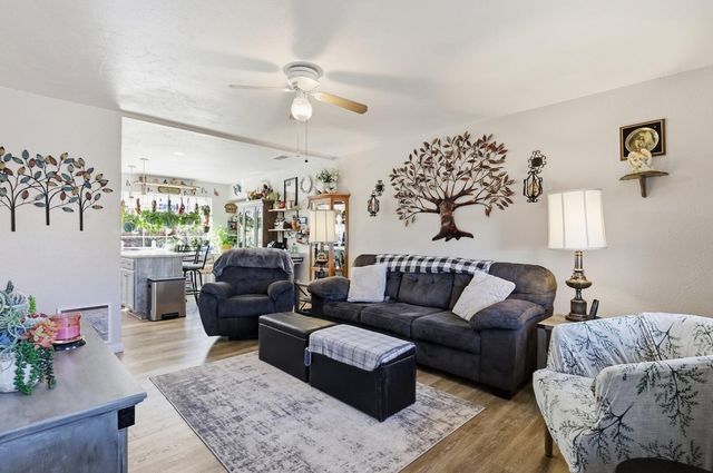 1212 Mimbres Street SW, Albuquerque, NM 87121