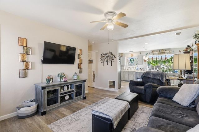 1212 Mimbres Street SW, Albuquerque, NM 87121