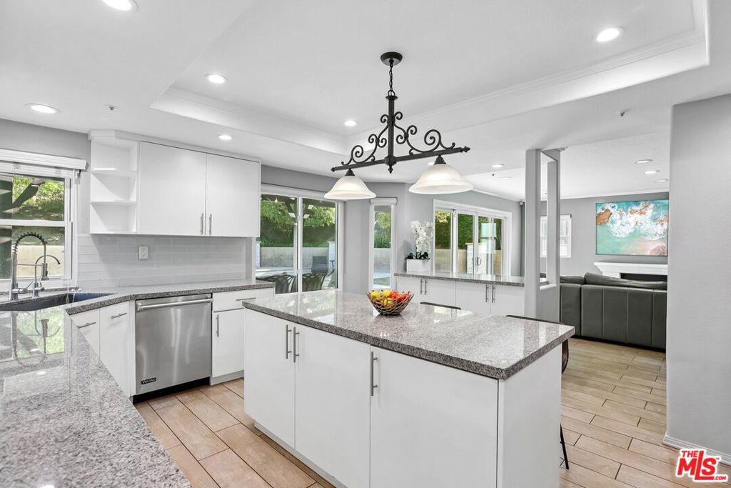 Image 18 of property listing at 17807 Tuscan Drive, Los Angeles, CA 91344