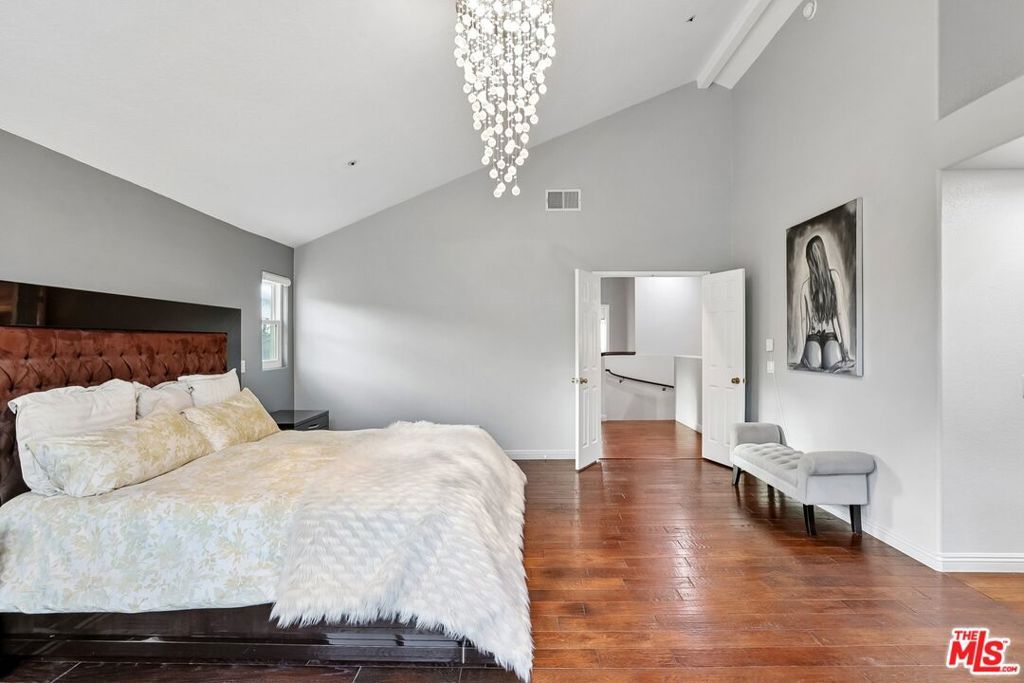 Image 22 of property listing at 17807 Tuscan Drive, Los Angeles, CA 91344