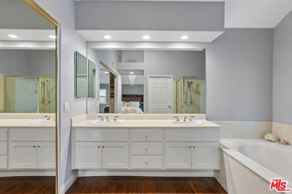 Image 25 of property listing at 17807 Tuscan Drive, Los Angeles, CA 91344