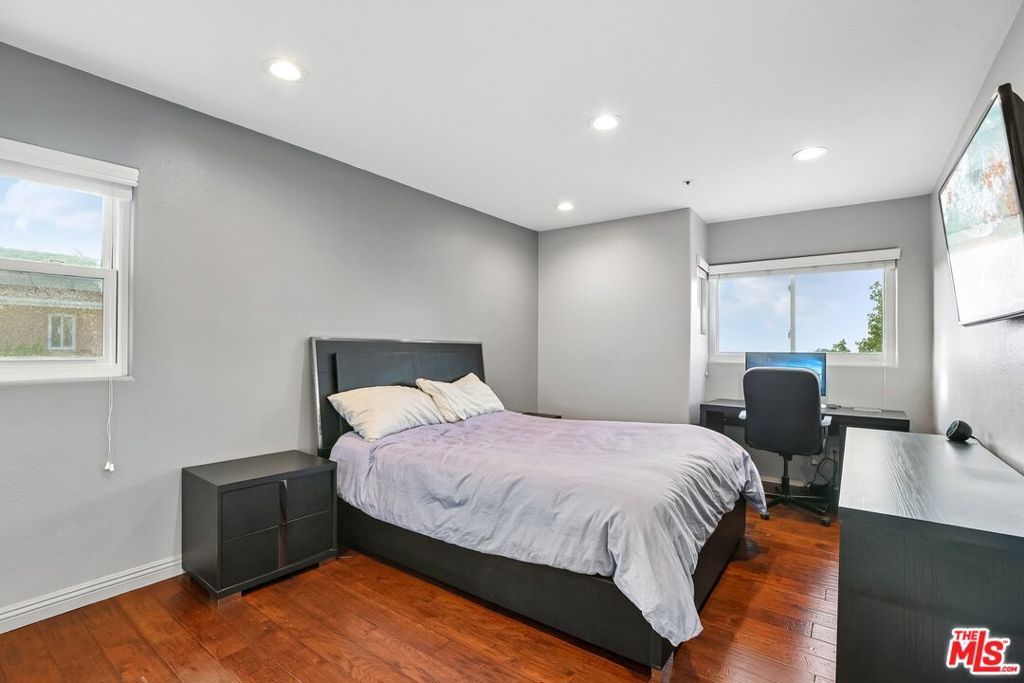 Image 33 of property listing at 17807 Tuscan Drive, Los Angeles, CA 91344