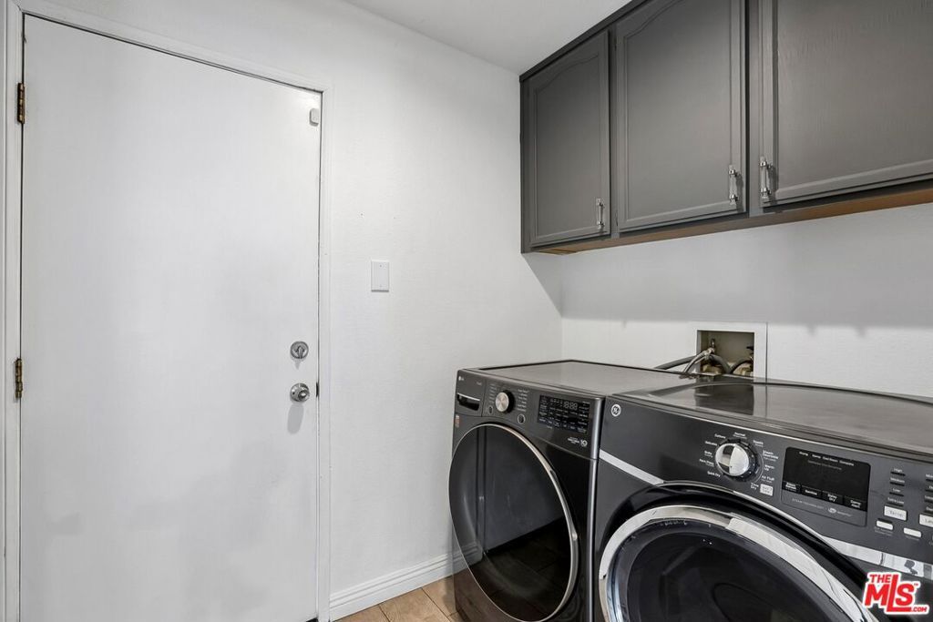 Image 40 of property listing at 17807 Tuscan Drive, Los Angeles, CA 91344