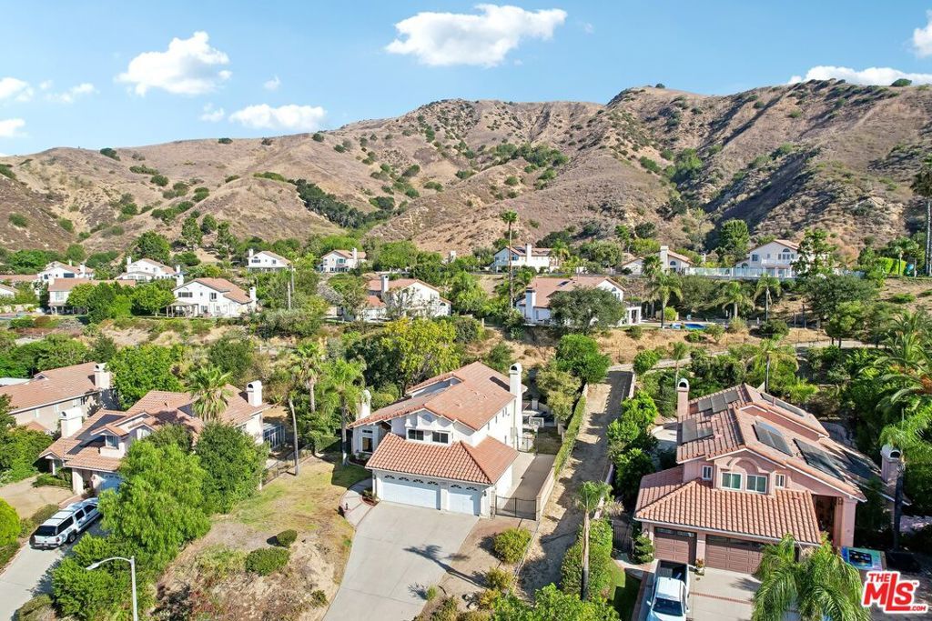 Image 52 of property listing at 17807 Tuscan Drive, Los Angeles, CA 91344