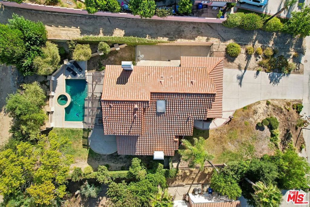 Image 56 of property listing at 17807 Tuscan Drive, Los Angeles, CA 91344