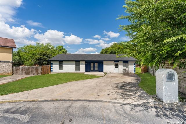 2526 Town Briar St, San Antonio, TX 78238