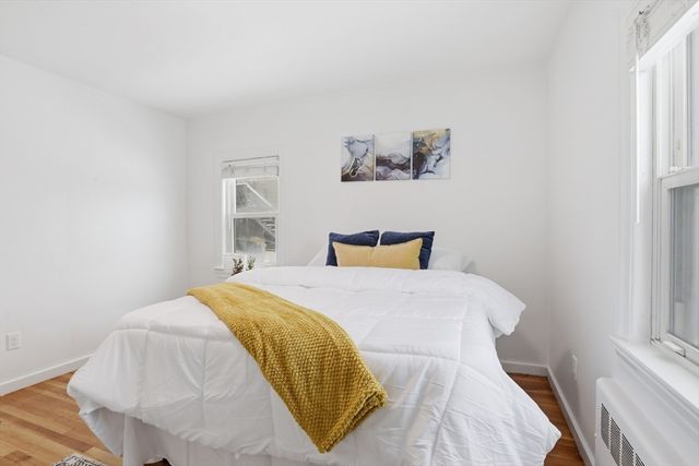 39 Phoebe Ave, Lowell, MA 01854