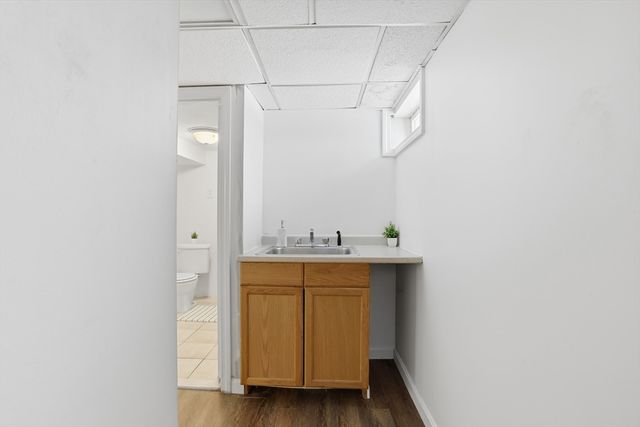 39 Phoebe Ave, Lowell, MA 01854