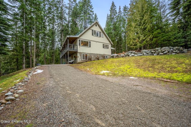 17875 N Richards Dr, Hayden, ID 83835