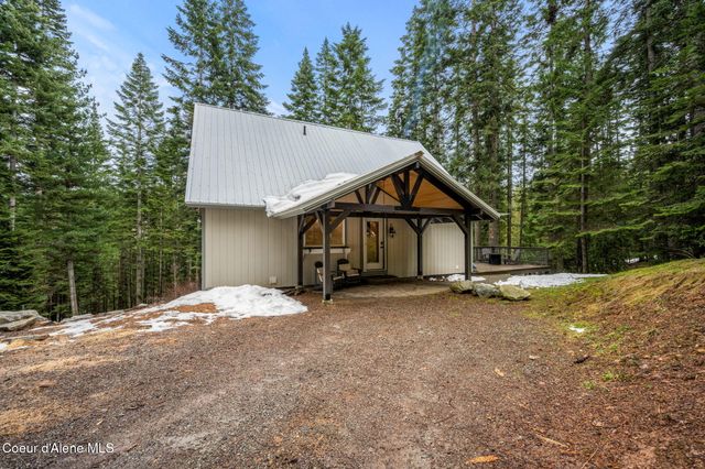 17875 N Richards Dr, Hayden, ID 83835