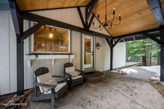 17875 N Richards Dr, Hayden, ID 83835