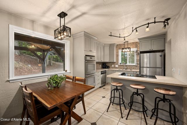 17875 N Richards Dr, Hayden, ID 83835